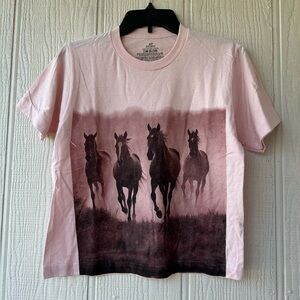 NWOT Wild Horses Cropped Tee
